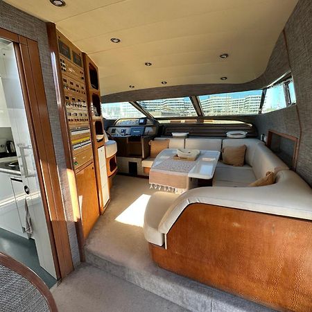 Yacht 20Metros Hotel Sant Adria de Besos Ngoại thất bức ảnh