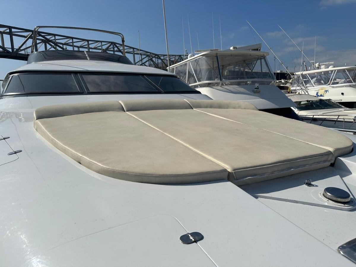 Yacht 20Metros Hotel Sant Adria de Besos Ngoại thất bức ảnh