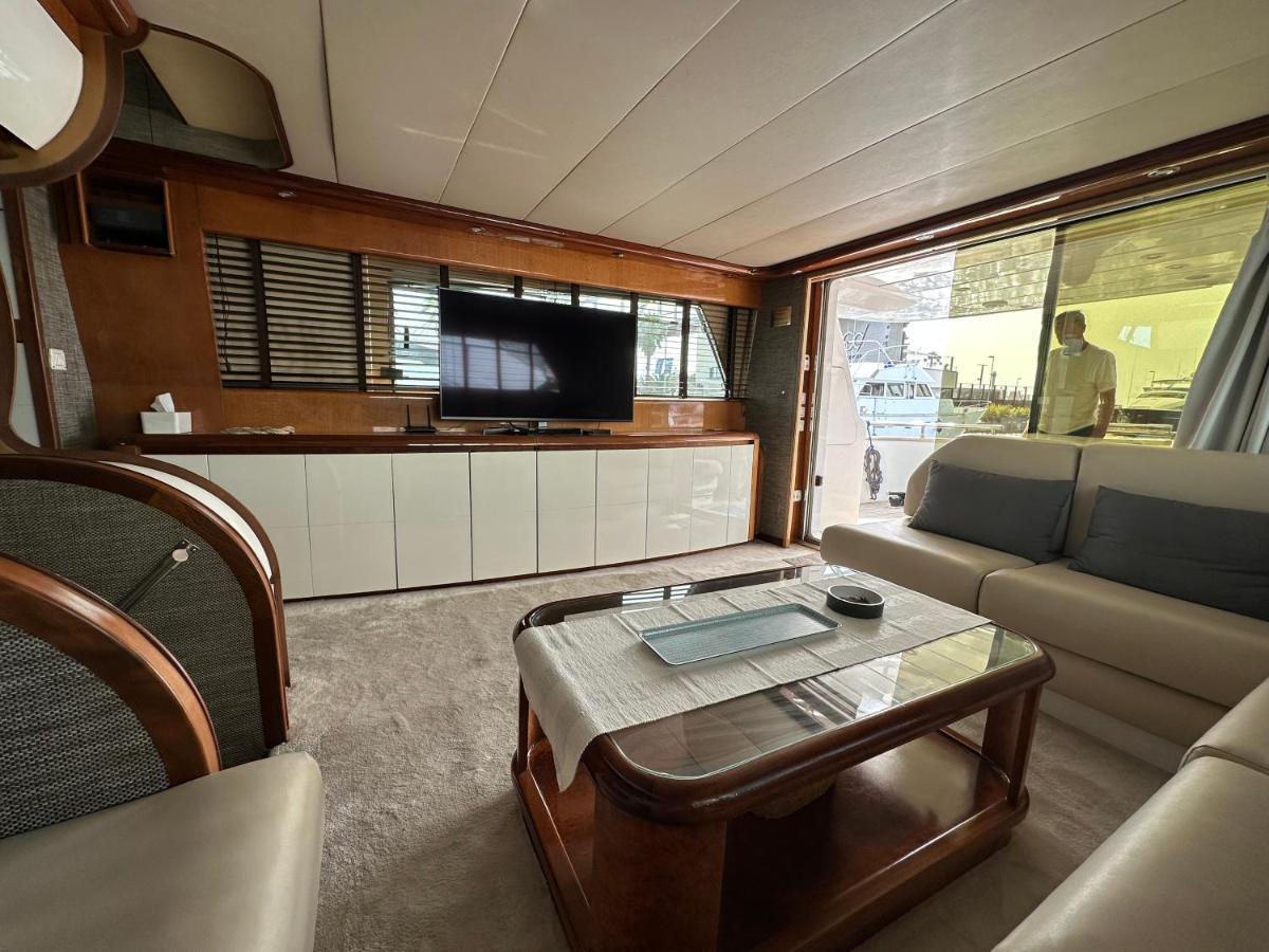 Yacht 20Metros Hotel Sant Adria de Besos Ngoại thất bức ảnh